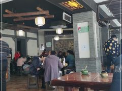 大堂-王明古法砂锅居(开化寺店)