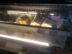 面包甜点陈列柜-章氏(车站北路店)