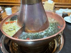 -果松木炭酸菜铜火锅·外婆参鸡汤