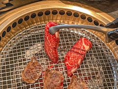 -铭牛烧肉·和牛海鲜自助(高新月牙湖店)