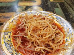 -牡丹广场薛栓子擀面皮大王