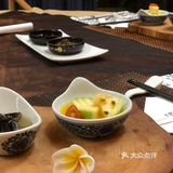 都是不一样的陈设，老板是信佛的