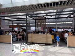 -麦当劳(上海虹桥站30B检票口楼上)