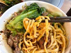 油泼炸酱腊汁肉手工面-老陈婆手工面庄