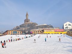 -采薇庄园四季滑雪场