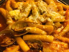 海鲜芝士炒年糕-MI WU FACTORY米屋美食工厂餐厅(绿地店)