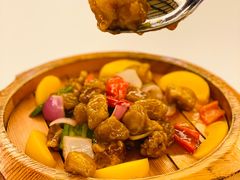 冰镇蜜桃猪颈肉-山泉公馆酒家(珠江新城店)