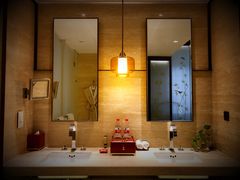 -上海衡山路十二号华邑酒店