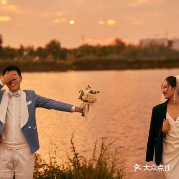 这一刻甚至在油画般的场景里   别提有多惊艳了  