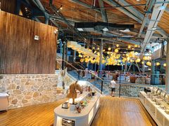 -三峡国际房车露营地(G348店)