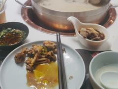 -洪氏嗨捞·猪肚鸡火锅(阳光天地店)