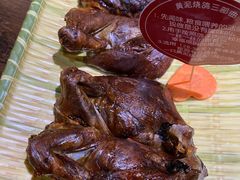 -东口码头·烧鸽子·鱼头泡饼·地方菜(金鹰悦城店)