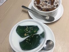 椰林斑斓冰粉-遇见小面(凯德广场店)