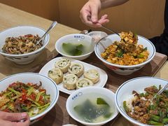-李与白包子铺(桐梓林店)