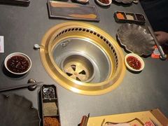 -铭牛烧肉·和牛海鲜自助(高新月牙湖店)