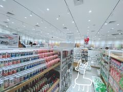 -名创优品(广州萝岗万达广场店)