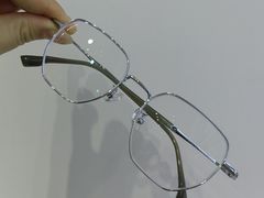 -罗伯特眼镜·蔡司官方授权(罗湖国贸店)