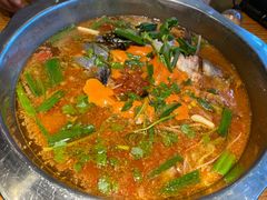 老凯俚酸汤鱼-野山舂·贵州现舂酸汤火锅(鸿通城店)