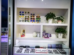 -提一眼镜·蔡司·依视路(小寨店)
