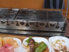 -哈尔滨小酒馆·鲜肉现穿自助烧烤(康新花园店)