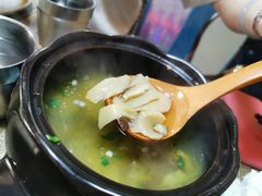 菌菇汤-花食间餐吧(远大购物中心群力店)