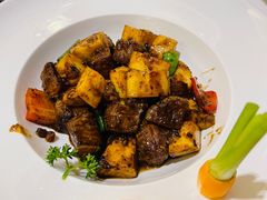 杏香雪花牛肉粒-水月周庄铂尔曼酒店-水月荟中餐厅