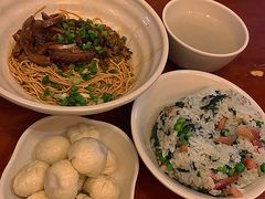 -佬钱湾仔(衣裳街店)