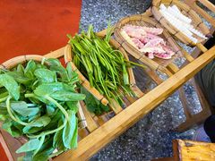 -阿婆情腊排骨火锅(金虹路店)