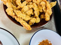 -猪三哥肥肠鸡川菜小炒