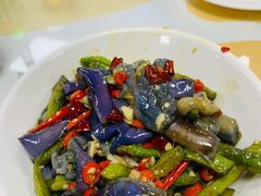 -独一佳老胡湘菜馆(矿山路店)