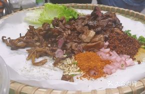 Charcoal-grilled Chicken Intestines