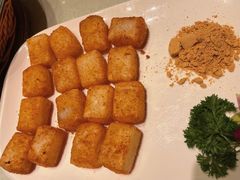 -阿瓦山寨·湘菜现炒·剁椒鱼头王(咸阳总店)