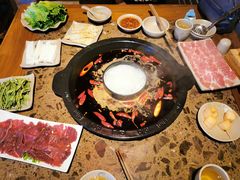 牛油鸳鸯锅-舒家大院重庆老火锅(纪念塔店)