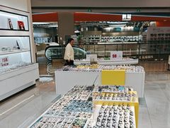 -J-Optical佳视明眼镜·蔡司视觉(青岛金茂览秀城店)