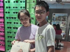 -黄益静眼镜行