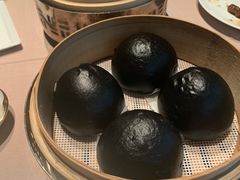 流沙包-荣轩(新荣记环球金融中心店)