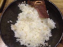 5元一碗的米饭，粒粒分明的口感，吃不太惯-やきにく 牛将日式焼肉(新华路店)