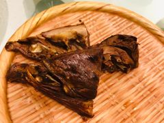 黄泥烧鸽子-燕郊烧鸽子(酷车小镇店)