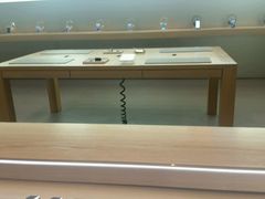 -Apple零售店(华贸购物中心店)