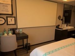 -希岸·轻雅酒店(广州白鹅潭艺术中心花地湾地铁站店)