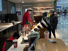 -星巴克(浦东机场T2到达店)