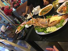 -J Daeng Seafood