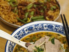 -八百里牛肉汤(盖饭·锅贴·万象城店)