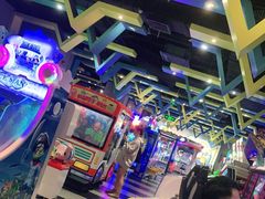 -反斗乐园π·电玩·高空拓展·蹦床(龙华天虹店)
