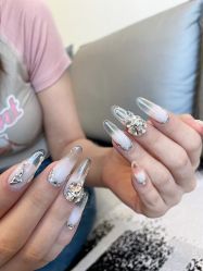 -HUII NAIL绘京美甲美睫会馆