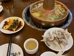 -岳记兴隆·青城腊排铜火锅(融创店)