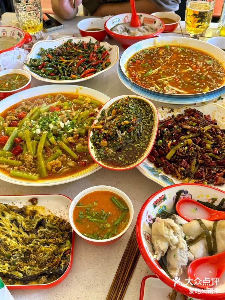 九眼桥纯k出来最显眼的一家宵夜