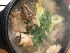 牛骨汤-黄金牧场(明洞总店)