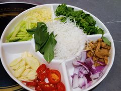 -官塘陈记鱼生·潮汕砂锅粥·牛肉火锅(潮枫路总店)