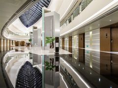 -上海滴水湖皇冠假日酒店